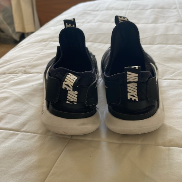 Nike flex shoes - Picture 3 of 5